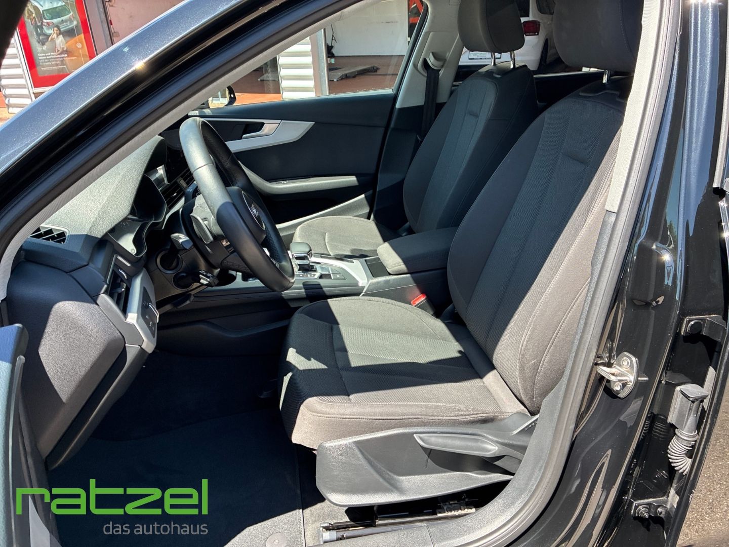 Fahrzeugabbildung Audi A4 Avant 35 TFSI S tronic Navi LED El. Heckklapp