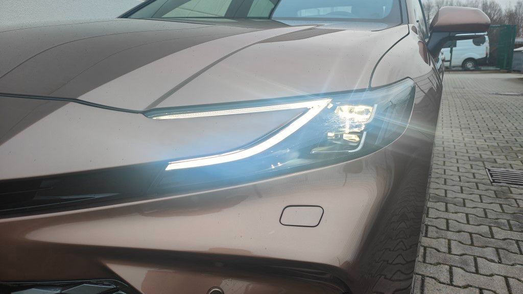 TOYOTA Camry 2.5 Hybrid Prestige Leder LED 18 Alu