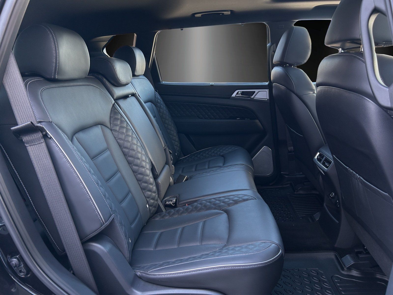 Fahrzeugabbildung Ssangyong Rexton Sapphire 2.2 D 8AT 4WD/360°CAM/GSD/7-Si./