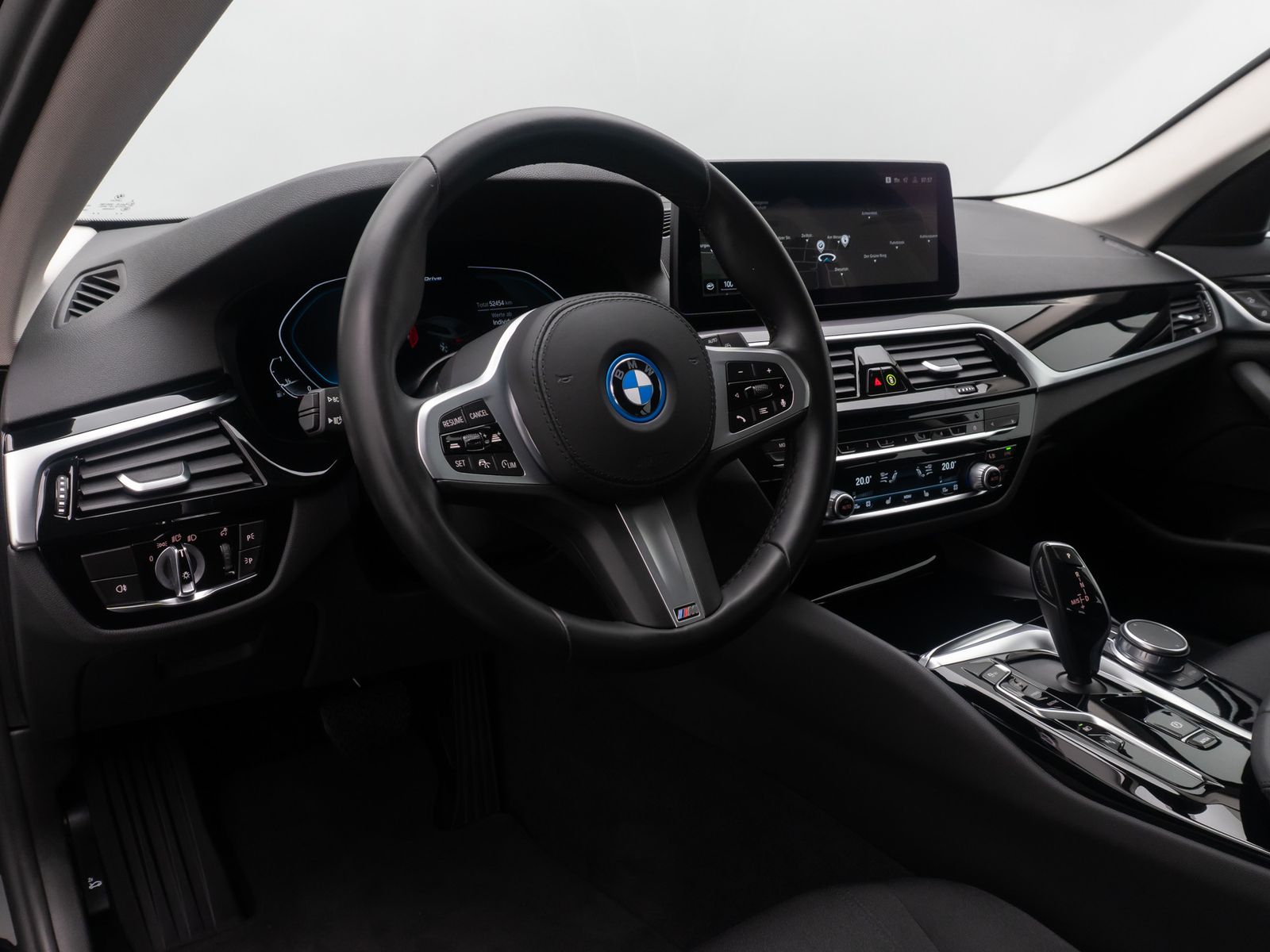 Fahrzeugabbildung BMW 530e AHK Alarm Kamera DAB 4xKlima M Sport 18Zoll