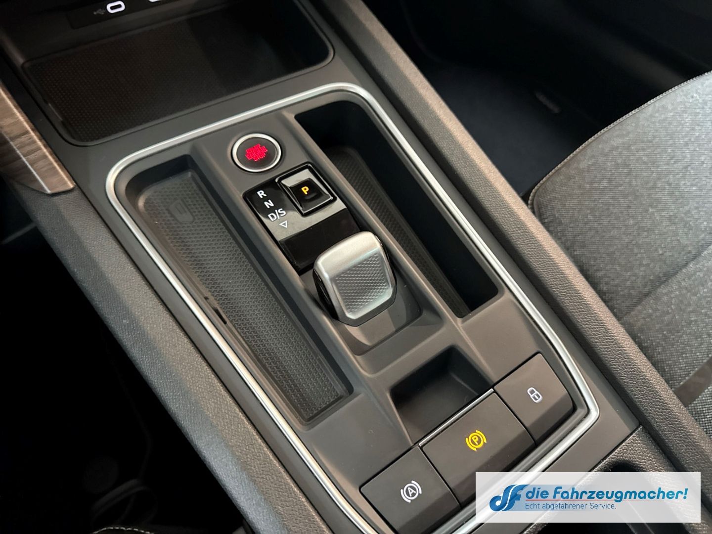 Fahrzeugabbildung SEAT Leon Sportstourer Xcellence e-HYBRID 1.4 EU6d Na