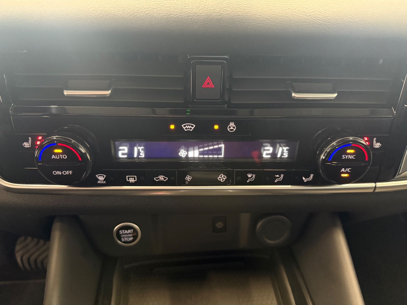 Fahrzeugabbildung Nissan Qashqai N-Connecta 360 ° Kamera Winter-Paket