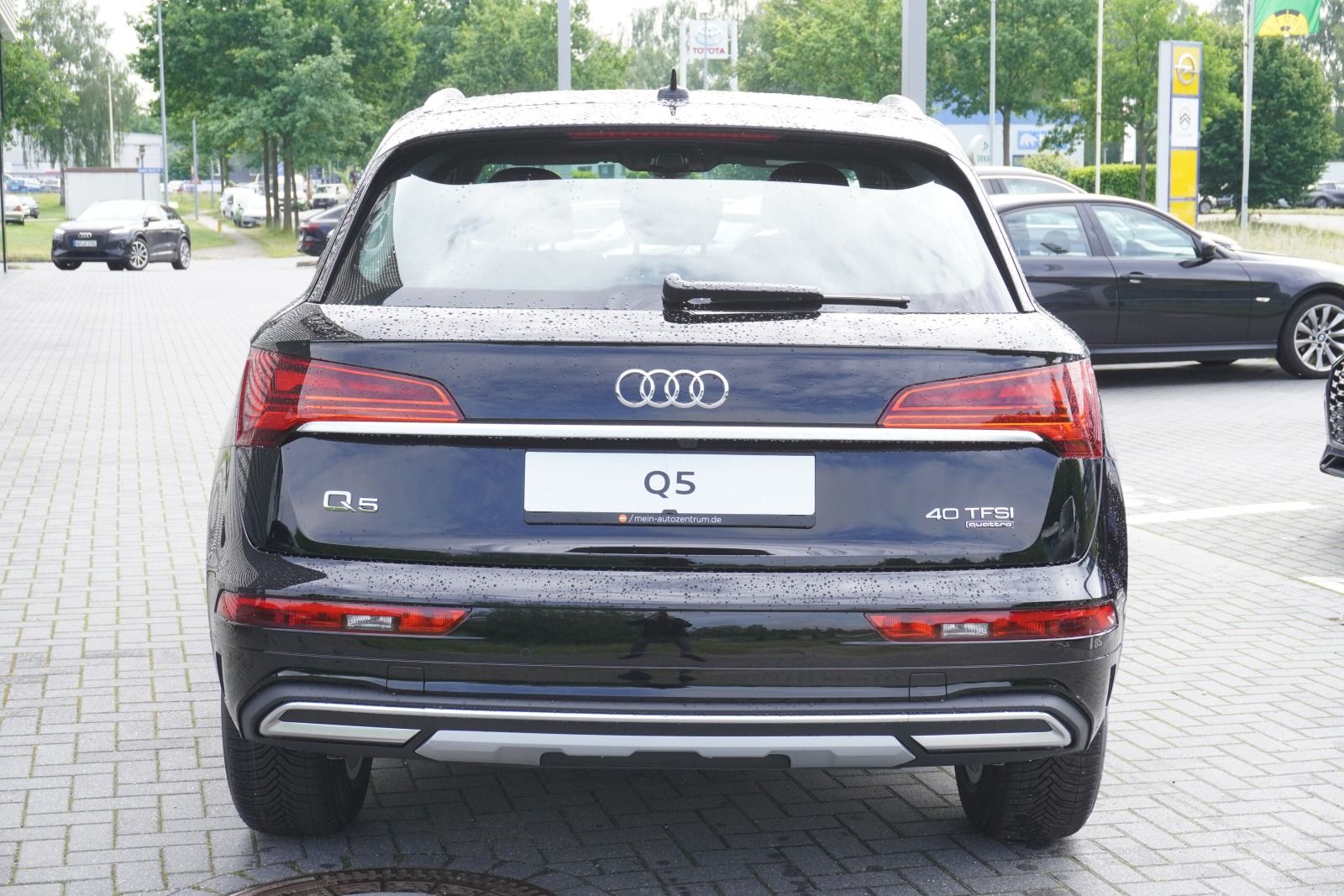 Fahrzeugabbildung Audi Q5 advanced 40 TFSI quattro 150(204) kW(PS) S tr