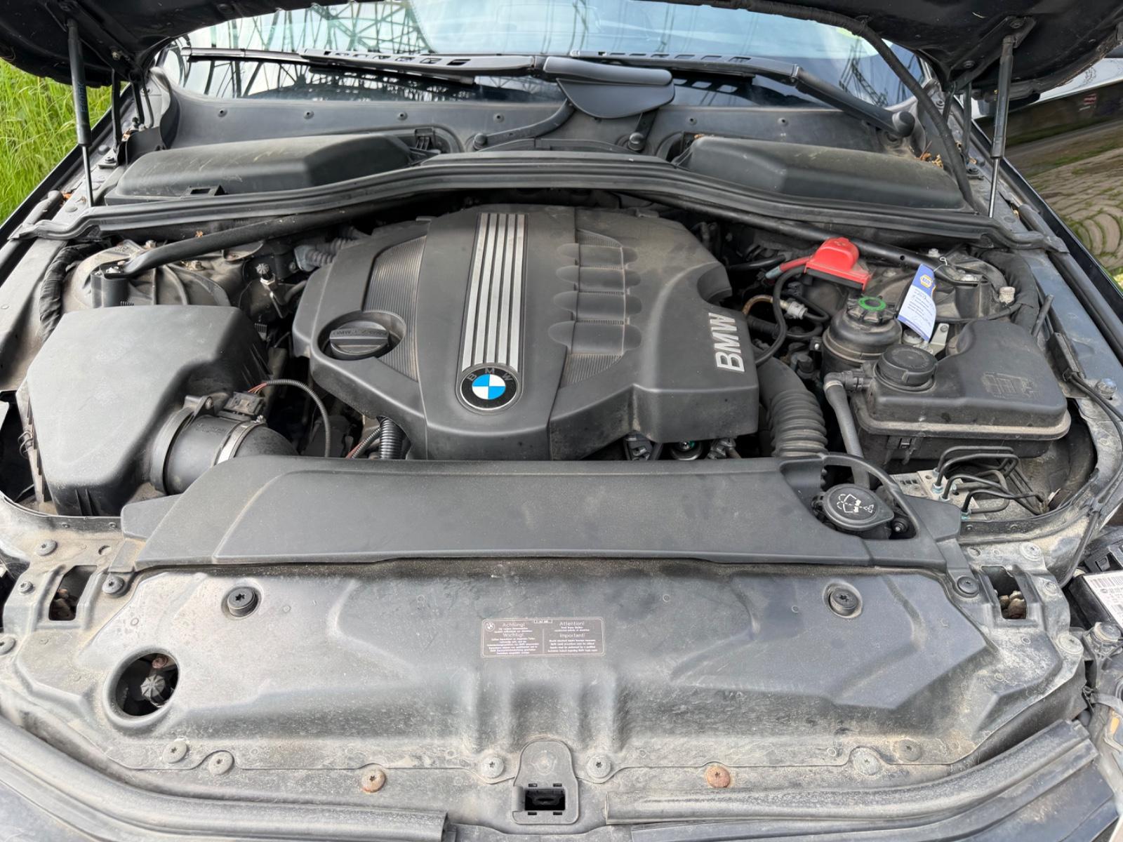 BMW 520 2010 — photo 14