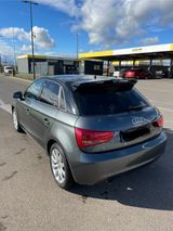 Audi A1 1.2 TFSI Attraction Sportback Attraction - Audi A1: Attraction TFSI