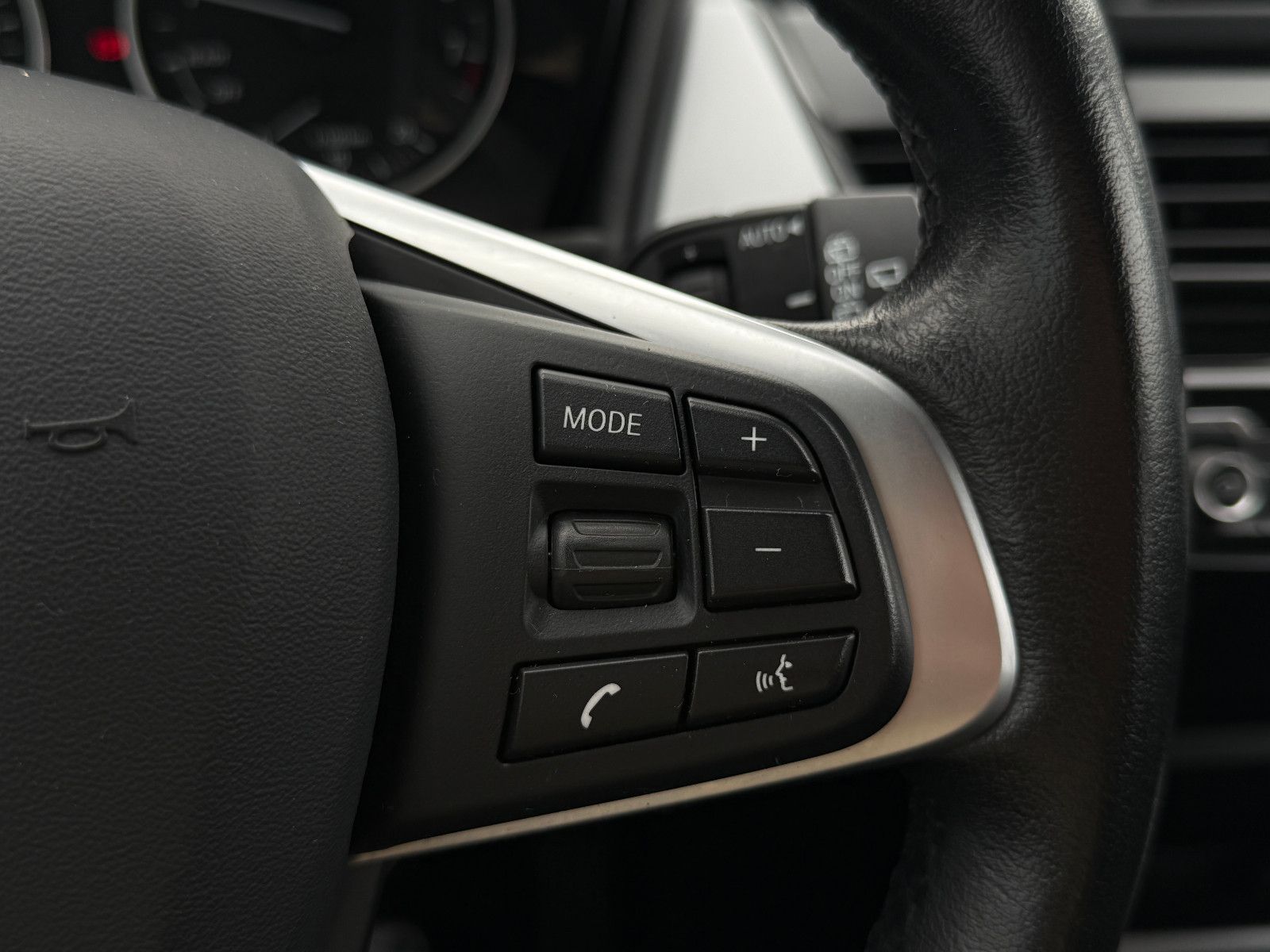 Fahrzeugabbildung BMW 218i Gran Tourer Advantage Aut AHK GRA PDC SHZ