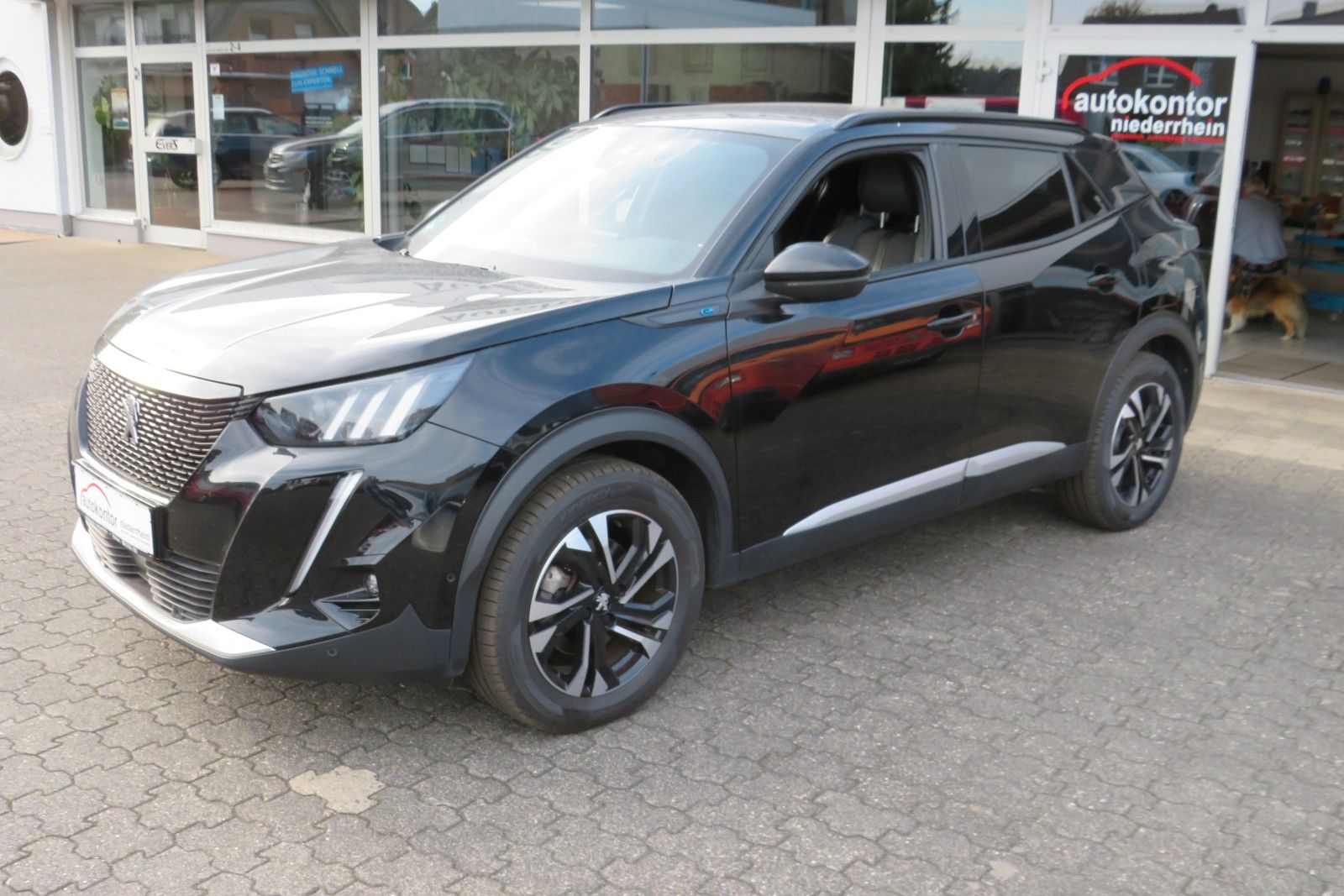 Fahrzeugabbildung Peugeot 2008 e- GT PDC KAMERA NAVI SITZH.
