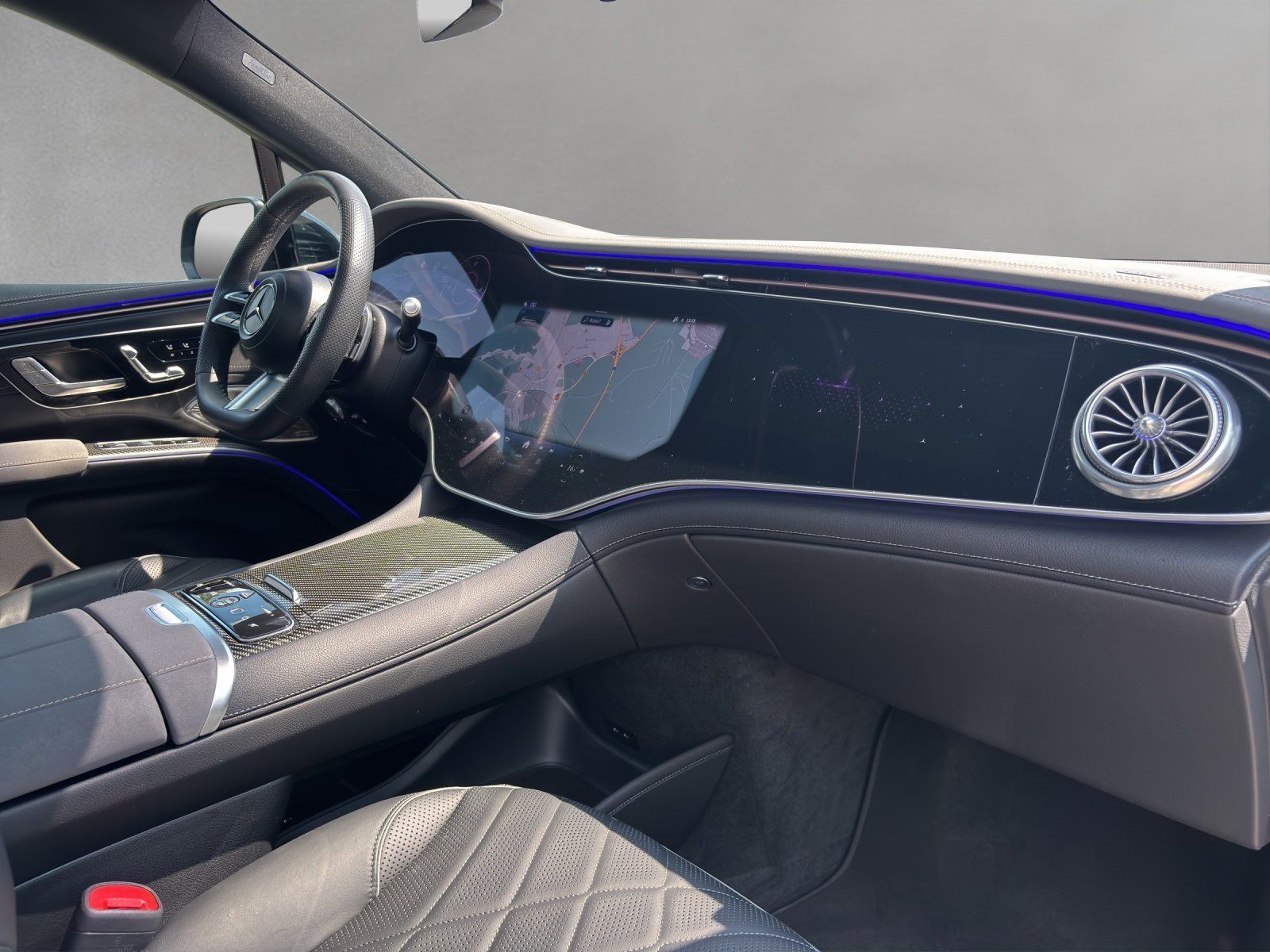 Fahrzeugabbildung Mercedes-Benz EQS 580 SUV AMG BusinessClass AHK FondTV Massage