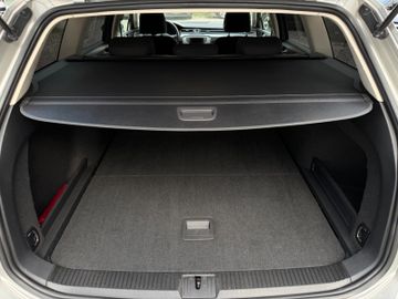 Volkswagen Passat - 11