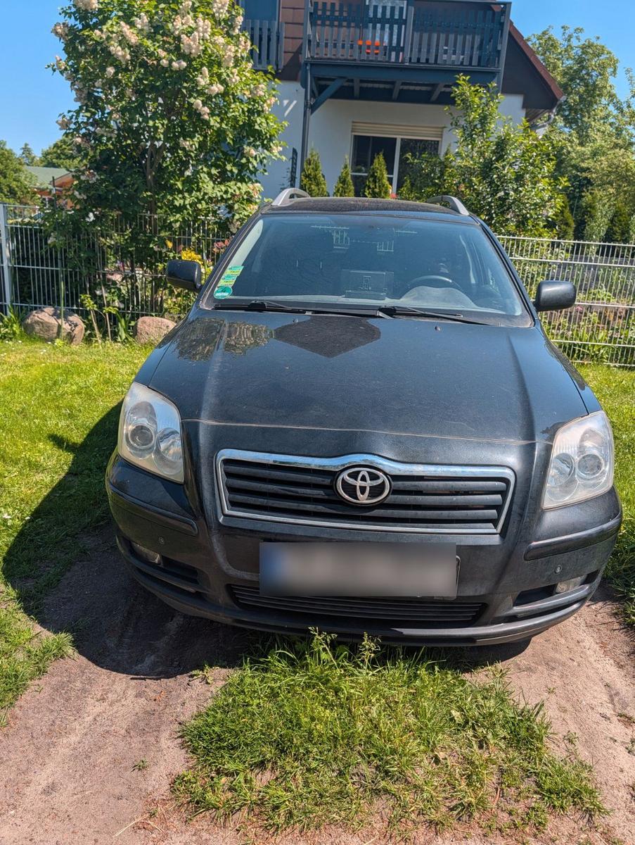 Toyota Avensis 2004 — двигун 129 HP (95kW)
