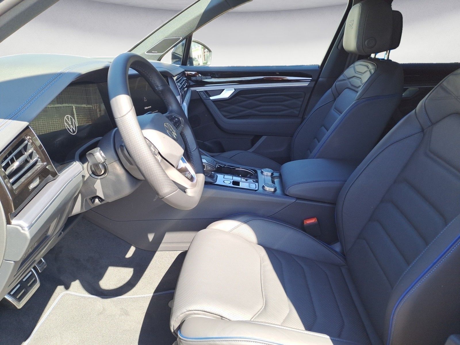 Volkswagen Touareg R 3,0 l V6 eHybrid OPF 4MOTION 2   /   8 imagem 3