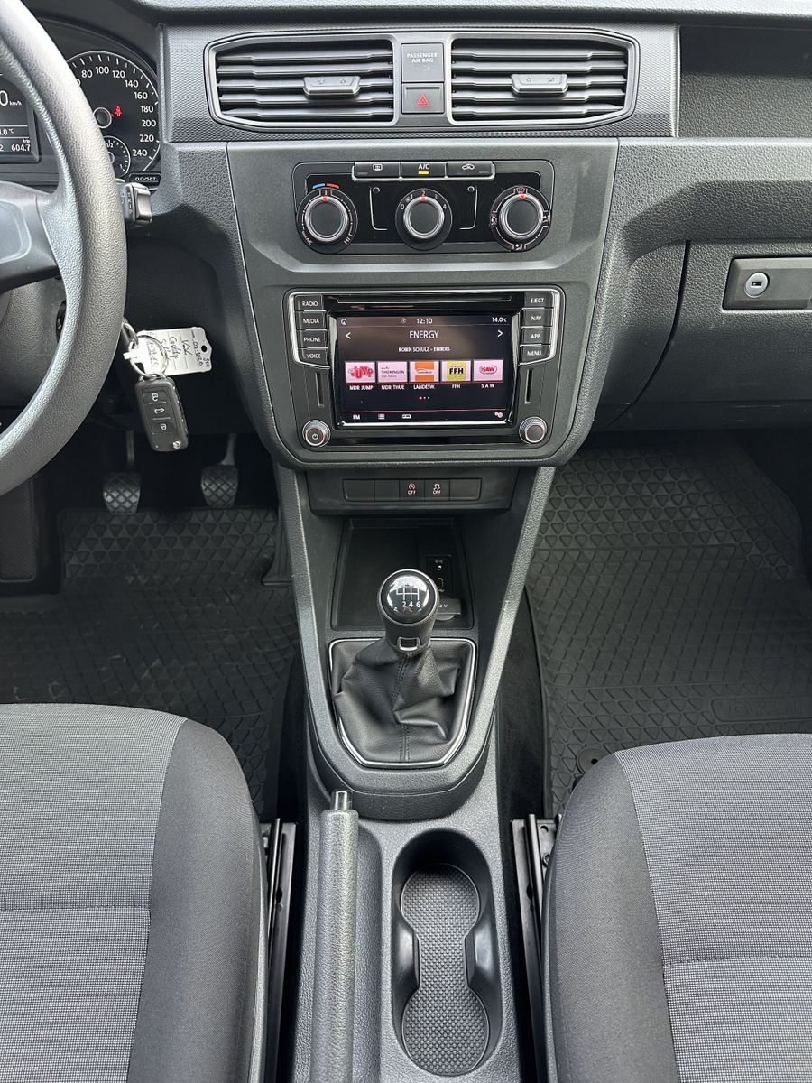 Fahrzeugabbildung Volkswagen Caddy 2.0 TDI Maxi 5-Sitzer NAV+AHK+BT+KLIMA+1HD