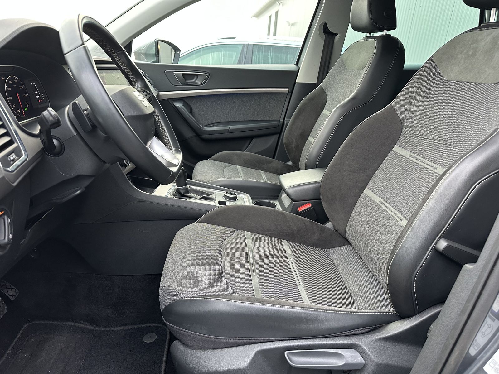 Fahrzeugabbildung SEAT Ateca 2.0 TDI DSG Xperience NAV+LED+VCOCK+WINTER