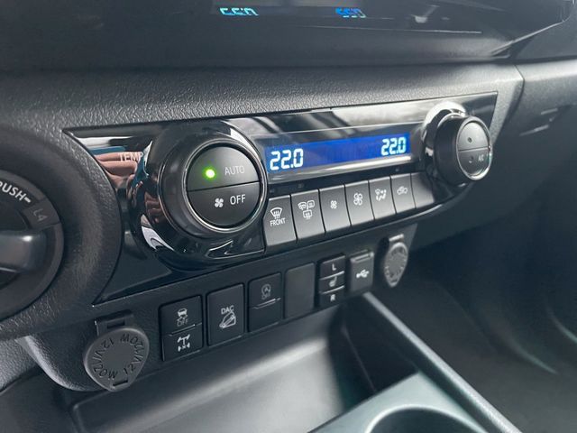 Toyota Hilux 2.4D 4x4 Double Cab Comfort *2xPDC*NAV*SHZ