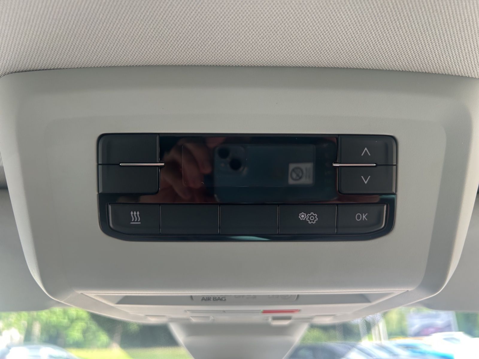 Fahrzeugabbildung Volkswagen T6 Multivan T6.1 TDI Gen Six NAVI AHK LED STANDH