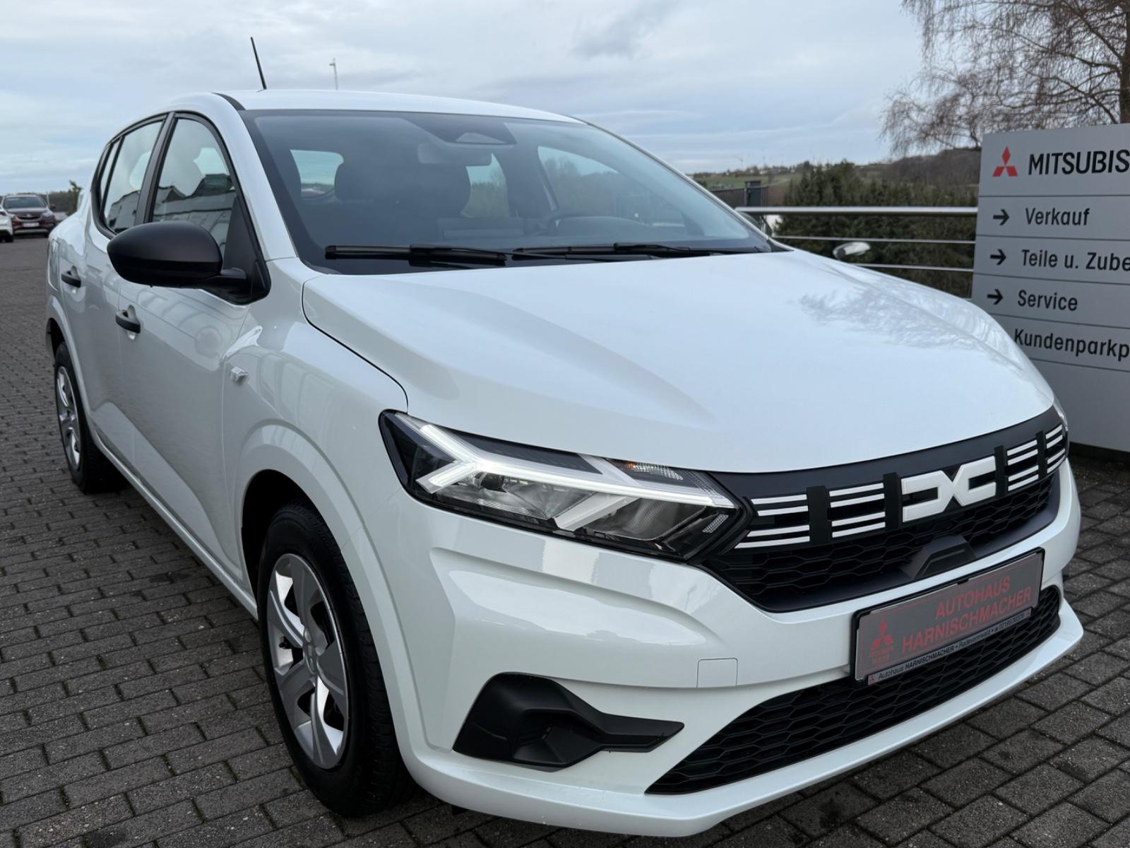 Dacia Sandero III  erst 1190 km Wie NEU LBG BENZIN