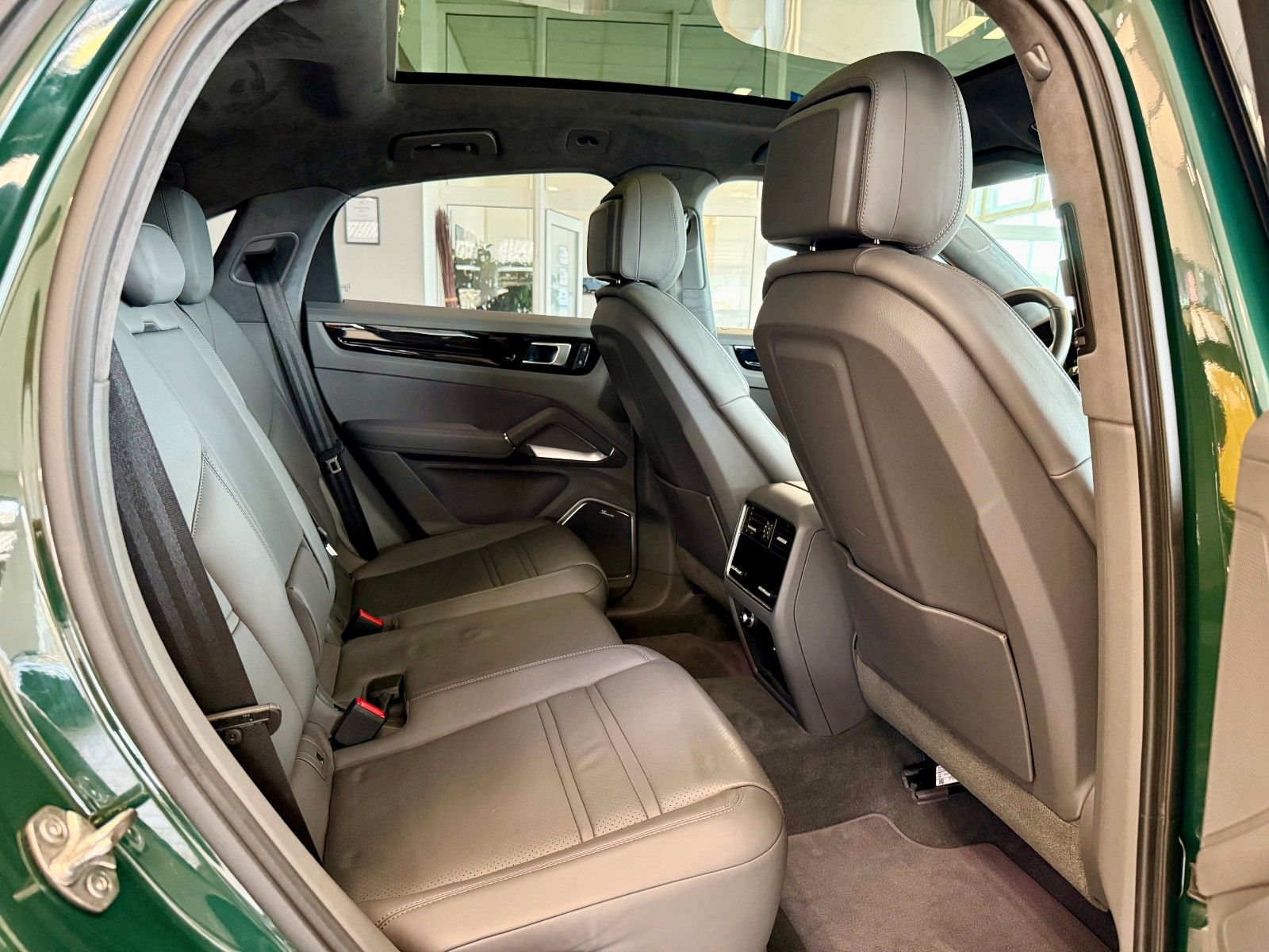 Fahrzeugabbildung Porsche Cayenne Coupe Turbo S E-Hybrid APPROVED / PTS