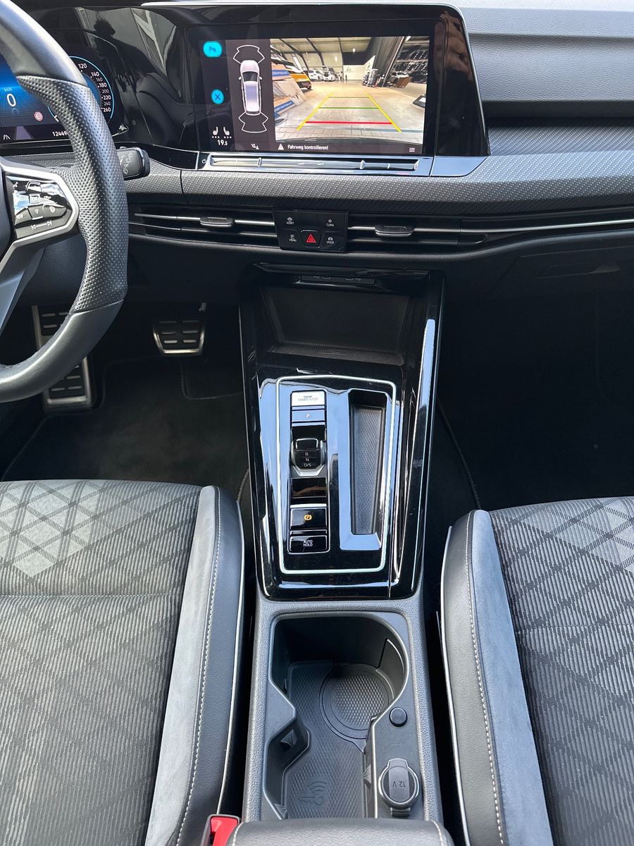 Fahrzeugabbildung Volkswagen Golf Variant R-Line NAV+LED+AHK+KAMERA+ACC+18ZO