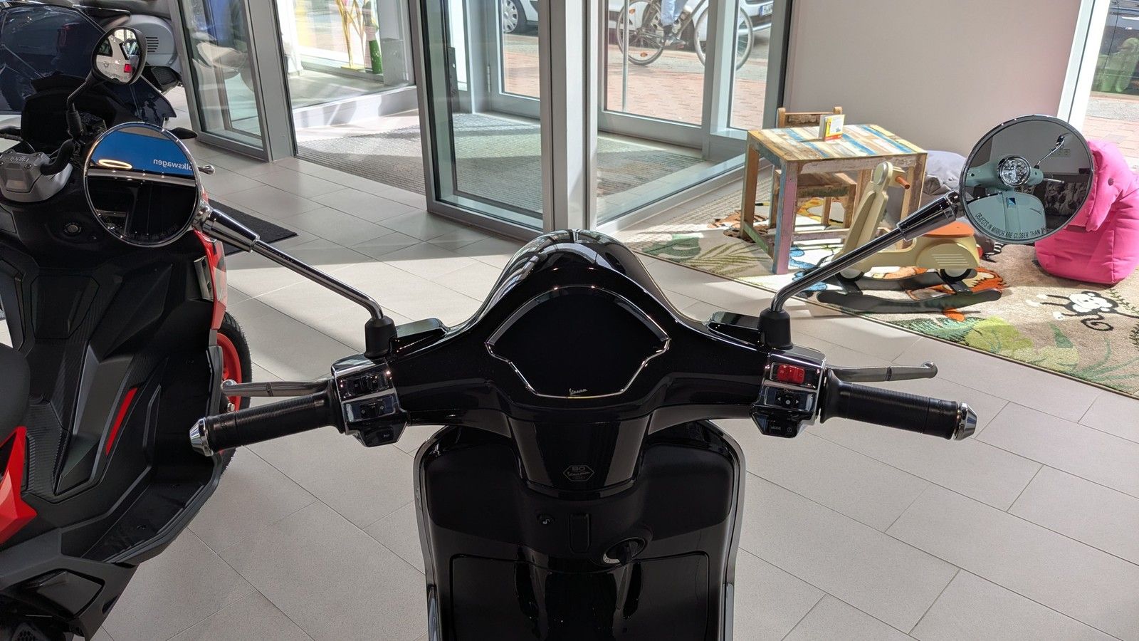 Fahrzeugabbildung Vespa PRIMAVERA 125 NERO CONVINTO