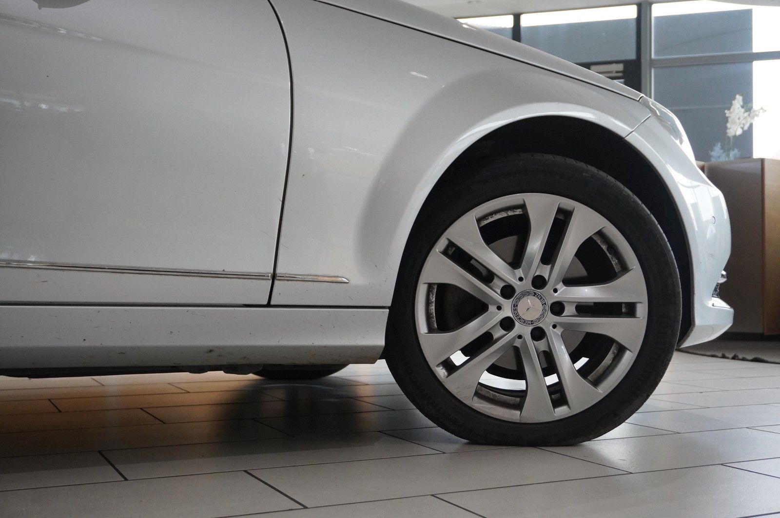 Fahrzeugabbildung Mercedes-Benz C 220 T AVANTGARDE KLIMA/SHZ/PDC/T-LEDER/USB