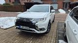 Mitsubishi Outlander 2.4 MIVEC PLUG-IN HYBRID 4WD Top Top - Mitsubishi Outlander von privat