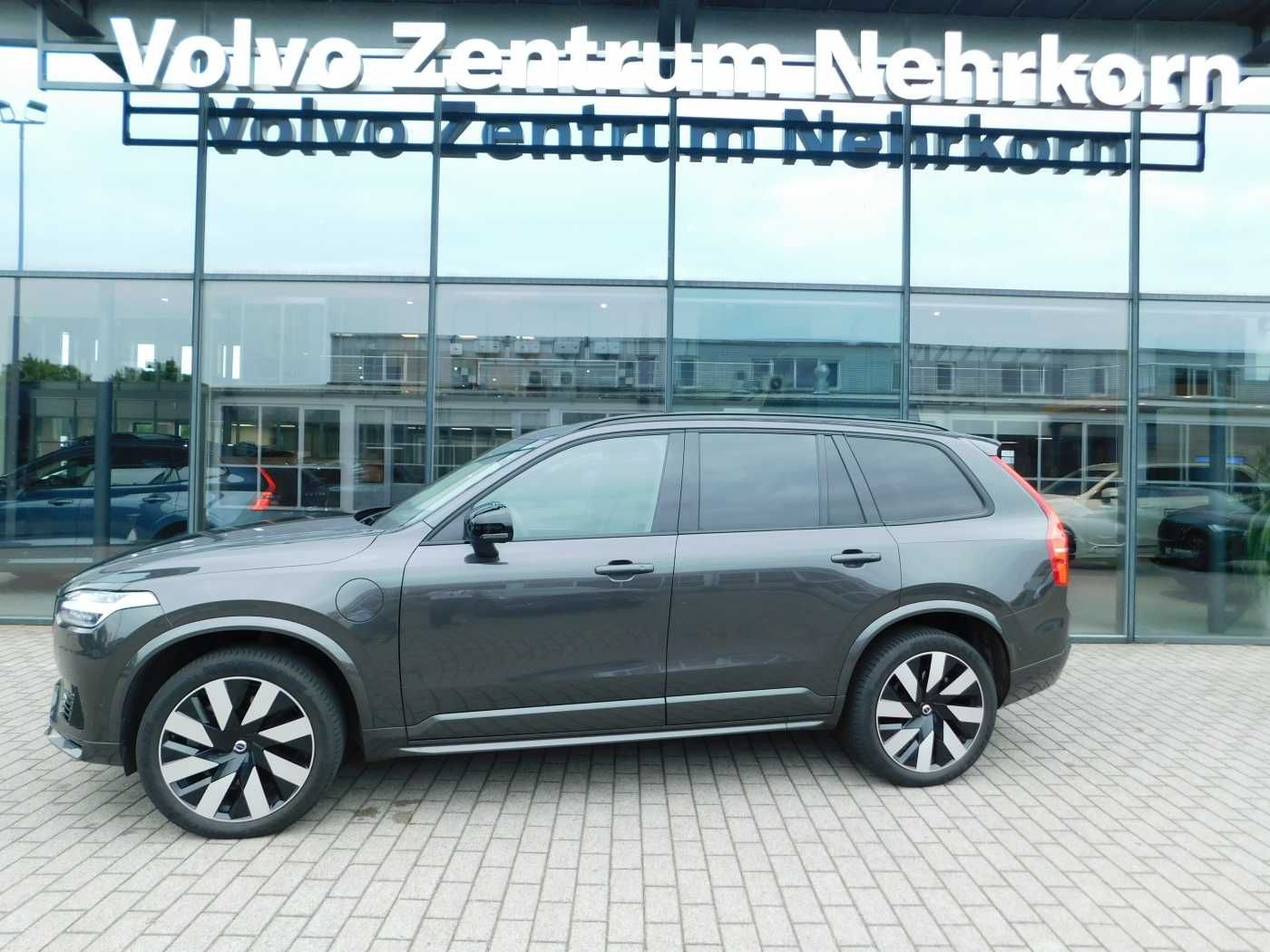 Fahrzeugabbildung Volvo XC90 Plug-In-Hybrid T8 AWD Recharge Ultimate Dar