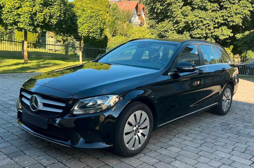 Image of Mercedes-Benz C 220