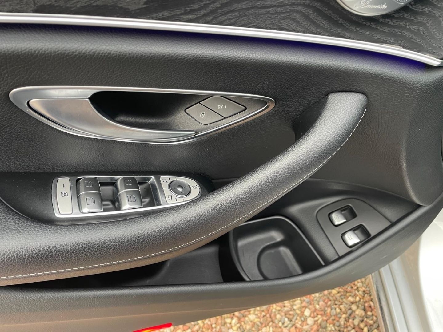 Fahrzeugabbildung Mercedes-Benz E 450 T-Modell 4Matic E-Klasse Avantgarde AHK