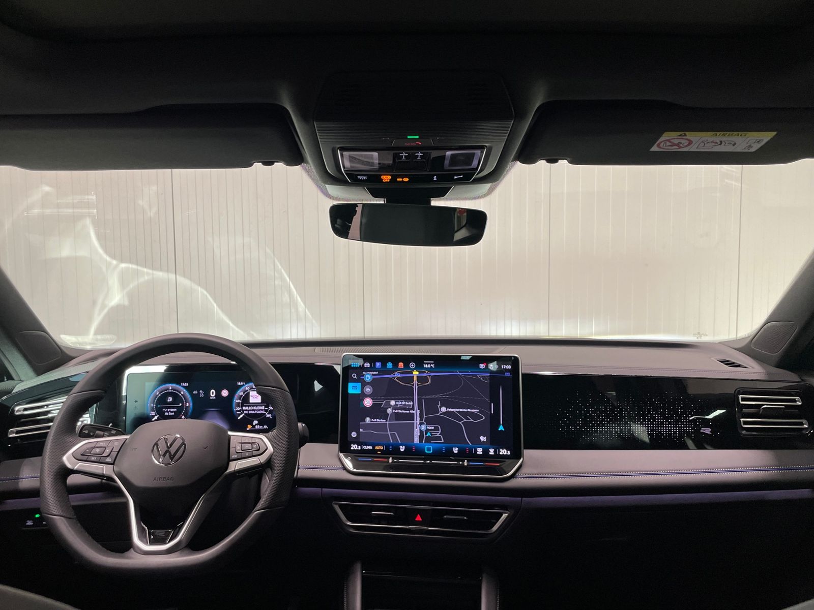 Tiguan R-Line 2.0 TDI DSG AHK PANO NAVI