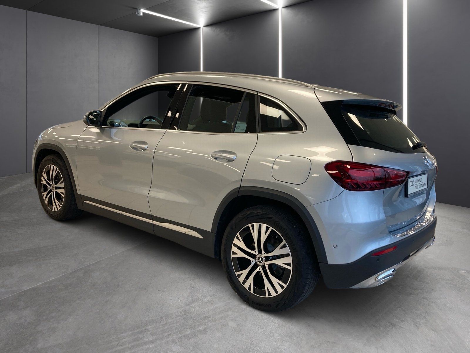 Fahrzeugabbildung Mercedes-Benz GLA 180 Progressive*AHK*Totwin*Kamera*LED*CarPl*