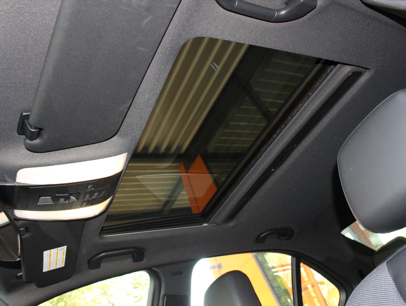Fahrzeugabbildung Mercedes-Benz C 200 CGI BE AMG Line COMAND+HARMAN KARDON+GSD