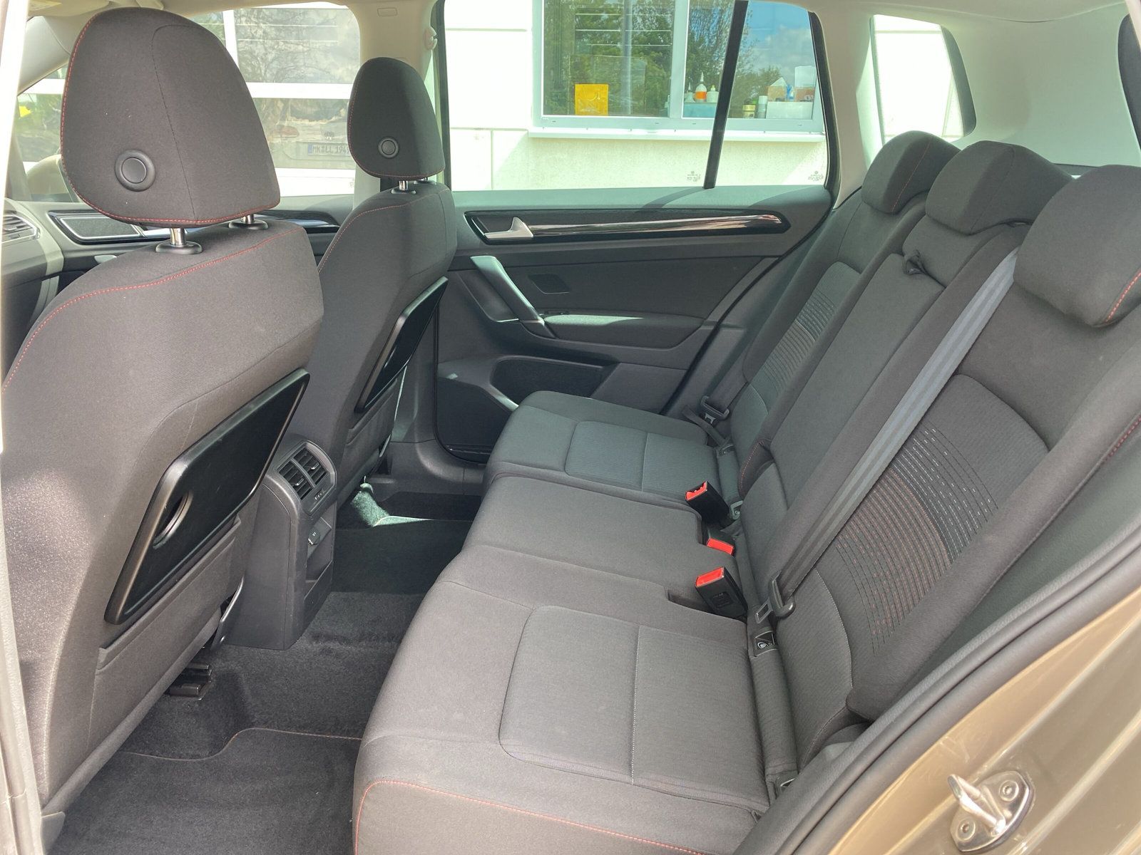 Fahrzeugabbildung Volkswagen Golf Sportsvan 1.2 TSI DSG Sound KAMERA APP BLIN