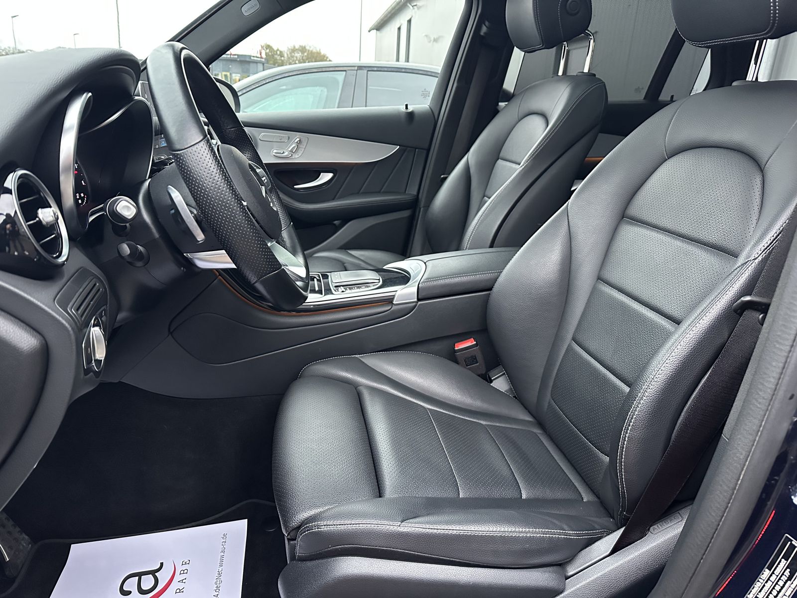 Fahrzeugabbildung Mercedes-Benz GLC 200d 4M AMG-Line NAV+LED+AHK+HUD+PANO+ACC+PP