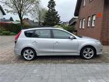 Hyundai HYUNDAI I 30 - Hyundai i30 aus 2012 mit Diesel-Antrieb: Kombi