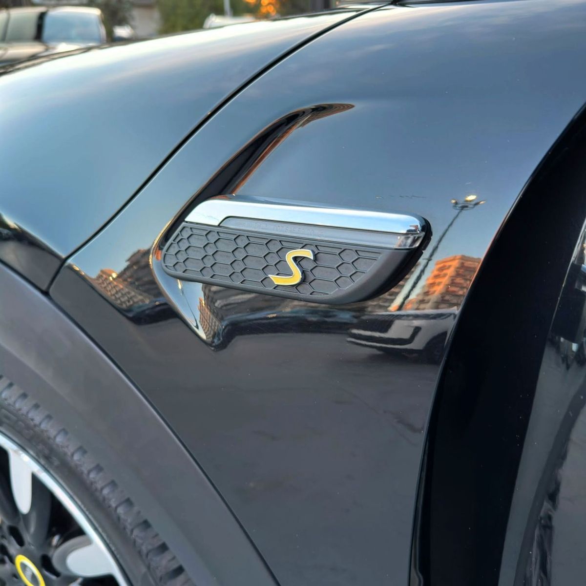 MINI Mini Full Electric Cooper SE Yours imagem 3