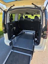 Volkswagen Caddy Maxi 2,0TDI Rollstuhl WSZ / Taxi / Kamera - : Taxi, Von Privat