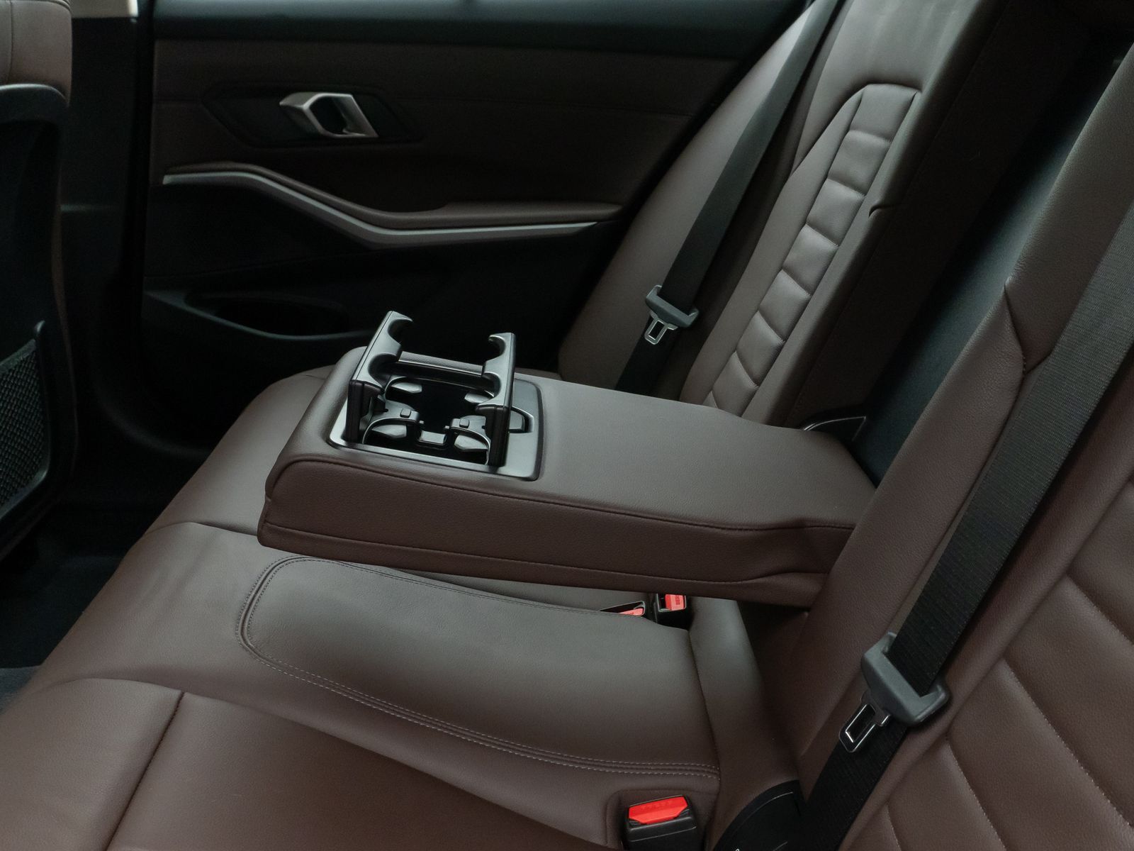 Fahrzeugabbildung BMW 320d xD Kamera HUD DAB Komfort Sport Individual