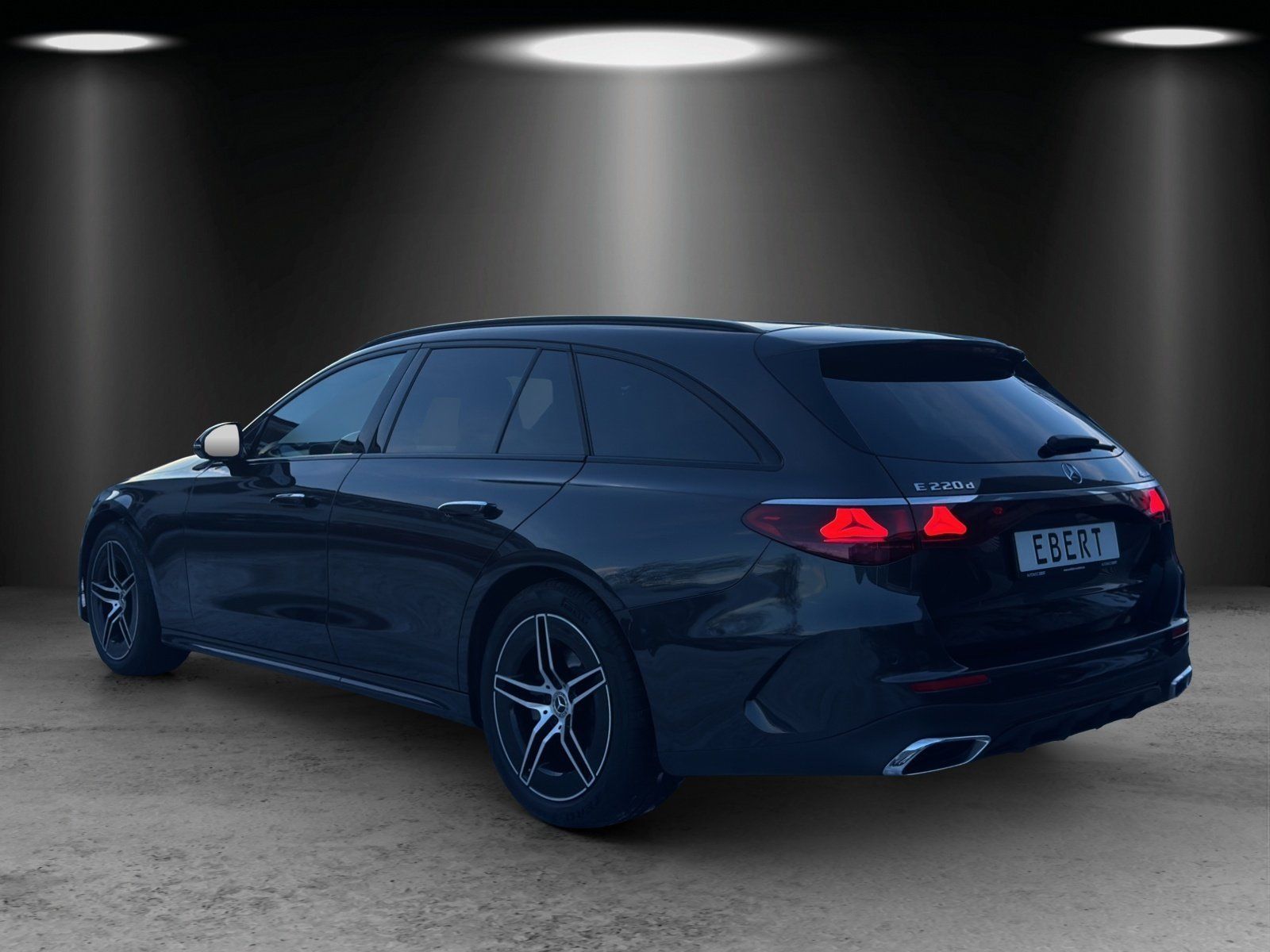 Fahrzeugabbildung Mercedes-Benz E 220 d 4M T AMG Advanced AHK KeyGo DISTRO Night