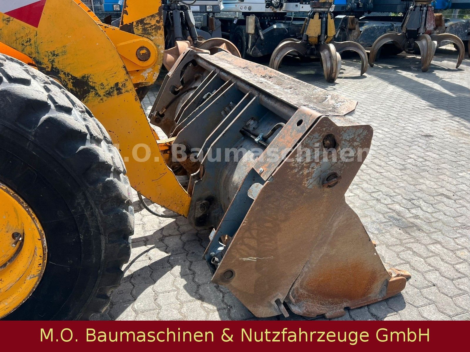 Fahrzeugabbildung CAT 914 G