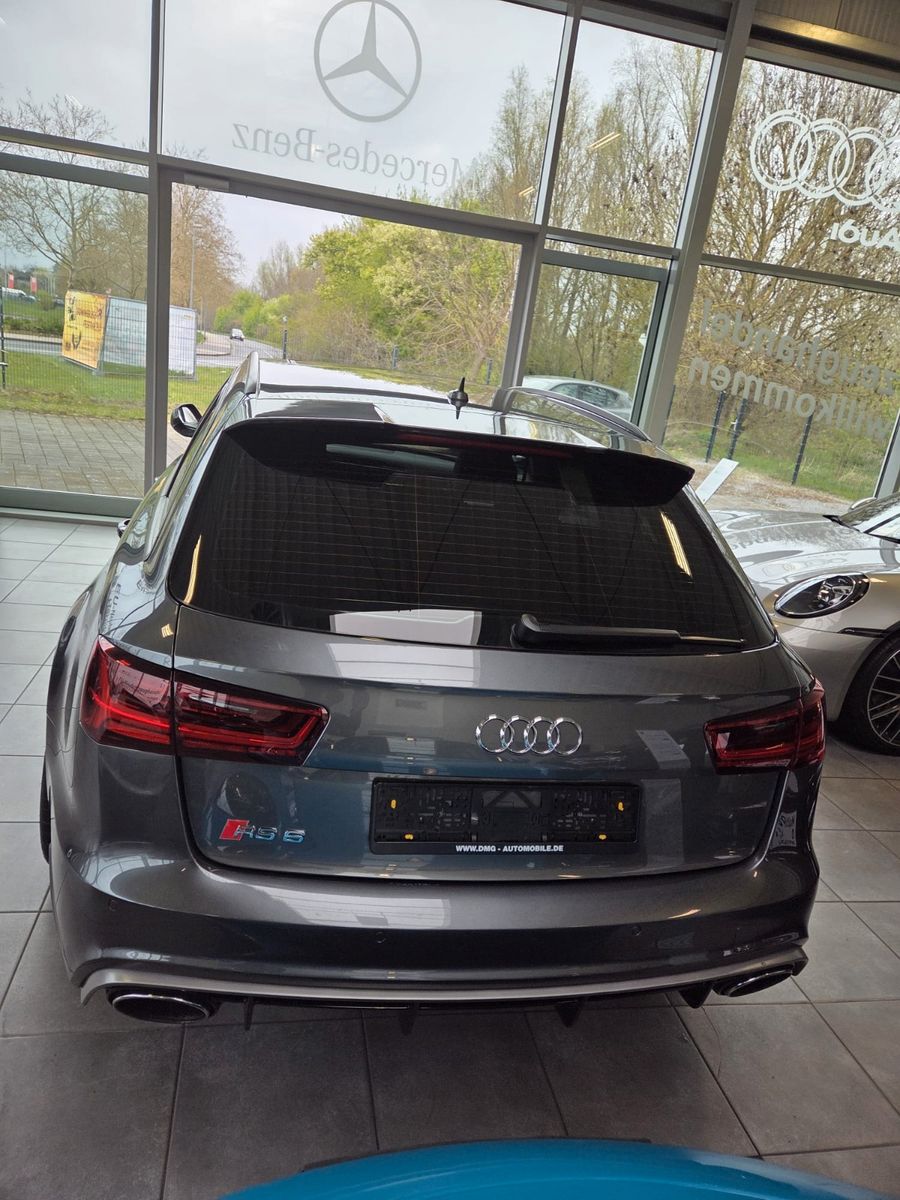 Fahrzeugabbildung Audi RS6 RS 6 Avant  quattro performance/Keramikbrems