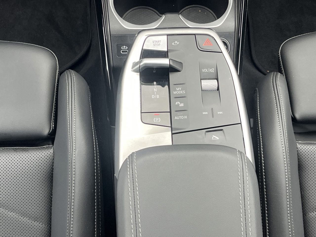 BMW iX2 - Bild 17
