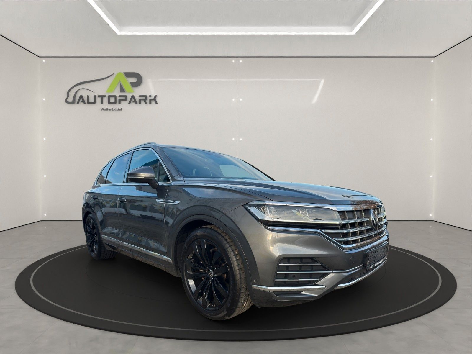 VW Touareg 4M*VIRTUAL*H-UP*LUFTF*LED*LEDER*AHK*NAVI