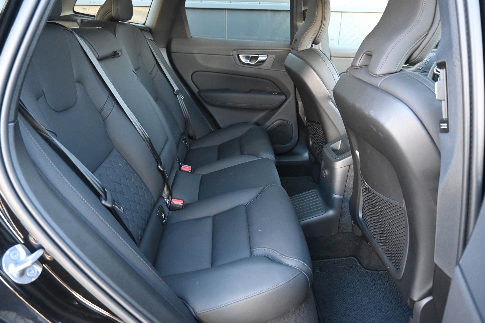Fahrzeugabbildung Volvo XC60 T6 Plug-in Hybrid AWD Plus Bright*360°*ACC