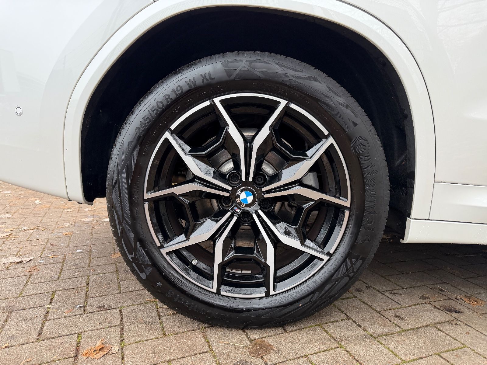 Fahrzeugabbildung BMW X3 xDrive 20i M Sport*LED*ROT*KAMERA*NAVI*SPORT