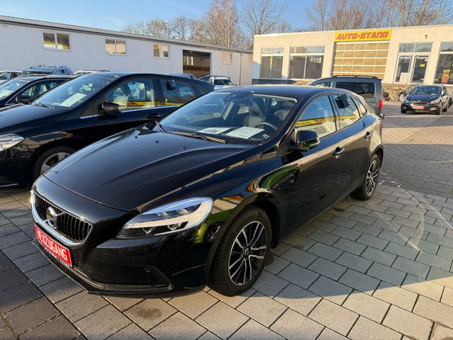 Volvo V40 Momentum**1.HAND+SCHECKHEFT+ALLWETTER+AHK**