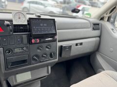 Fahrzeugabbildung T4 Kombi Transporter Bus 2.5 9-Sitzer