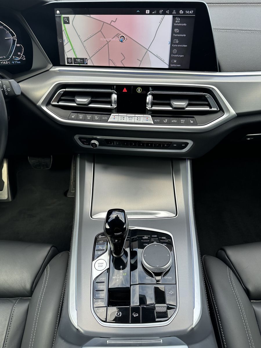 Fahrzeugabbildung BMW X5 xDrive45e M-Sport NAV+LASER+ACC+AHK+H/K+22ZO