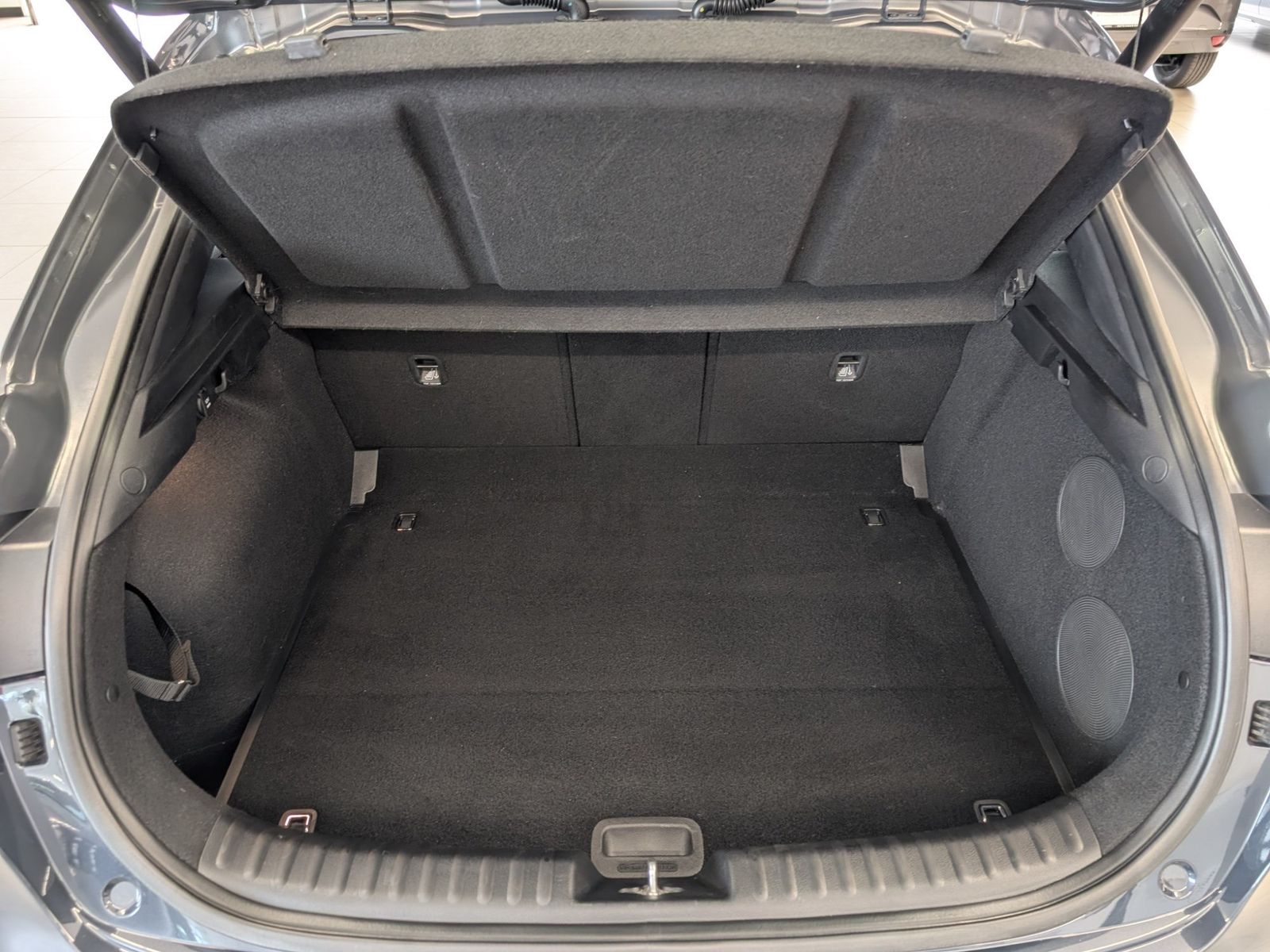 KIA XCeed 1.6D 48V Spirit Xclusive Glasdach – Bild 13