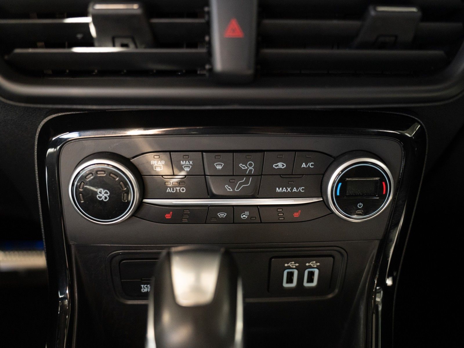 Fahrzeugabbildung Ford EcoSport ST-Line Automatik, Winter-Paket