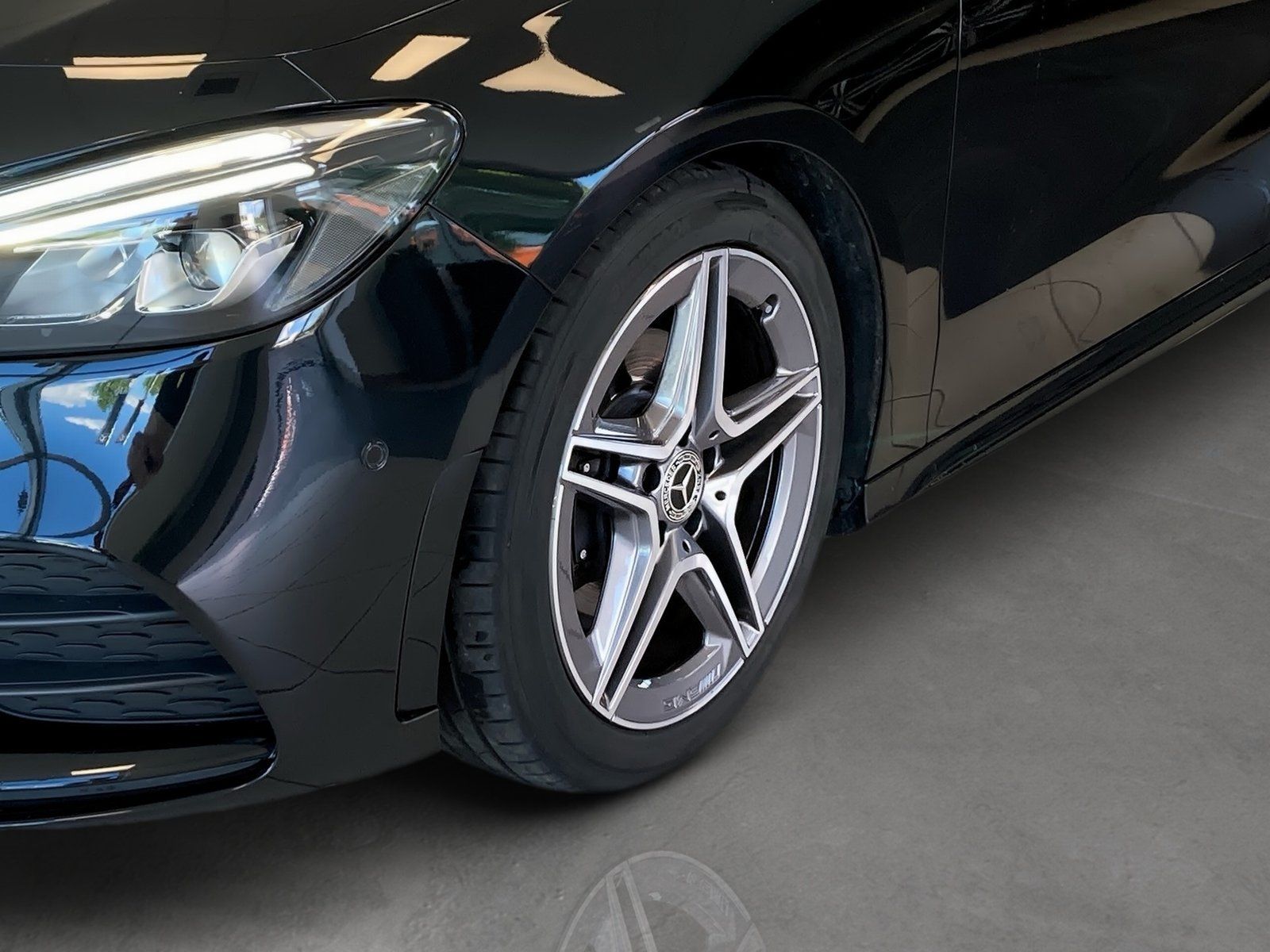 Fahrzeugabbildung Mercedes-Benz B 200 AMG*Kamera*LED*Easy-Pack*MBUX*PDC*Tempomat